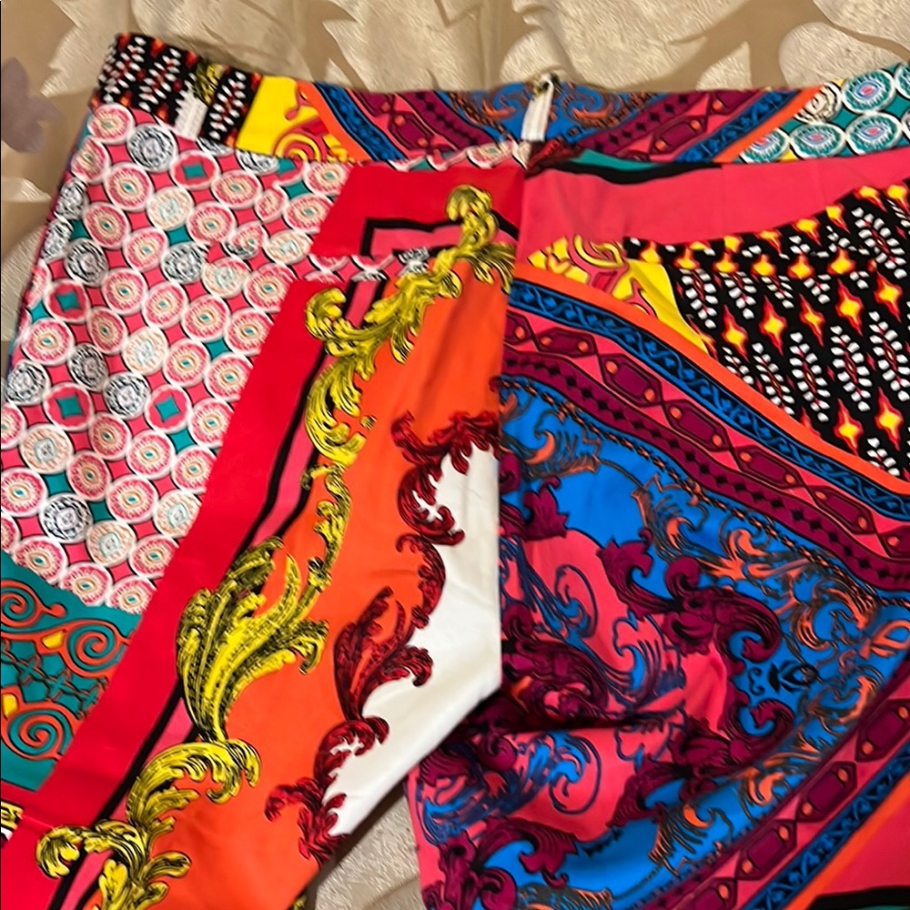 Colorful Geometric Patterned Pants - Picture 5 of 6